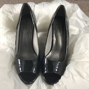 Life Stride Patent Leather Shoe